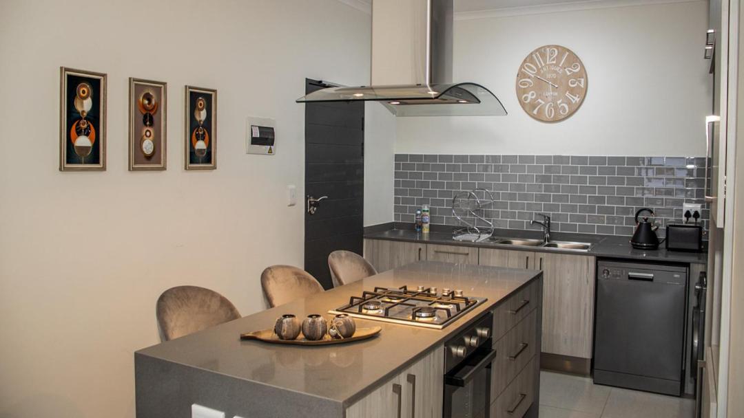 Fumo House Lifestyle Apartments Midrand Bagian luar foto