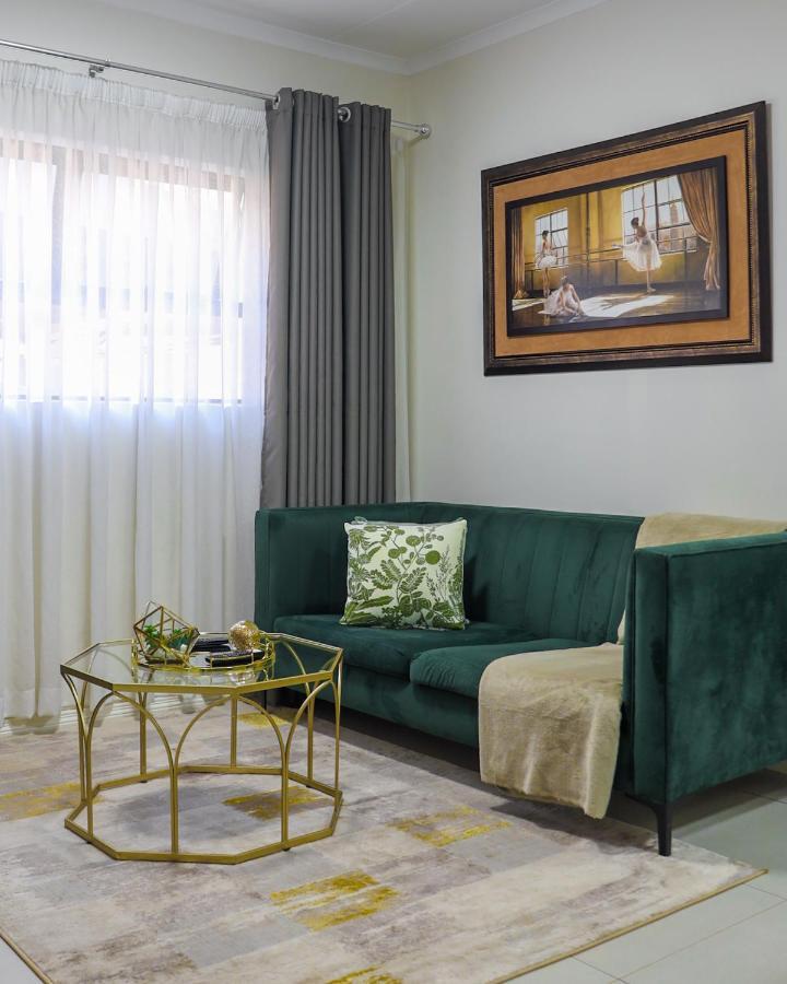 Fumo House Lifestyle Apartments Midrand Bagian luar foto
